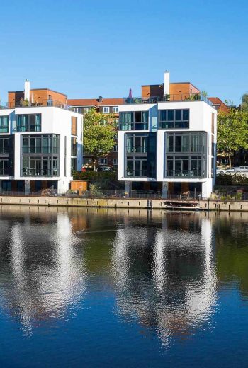 four-new-houses-at-the-waterside-2021-08-26-18-12-11-utc-1.jpg